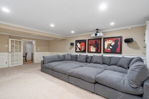 6 bedrooms - Upscale West Van Estate (West Vancouver)