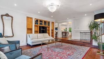 Rumah | 6 kamar tidur