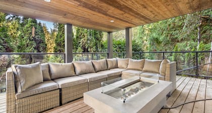 Upscale West Van Estate