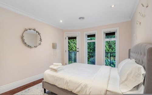 Upscale West Van Estate
