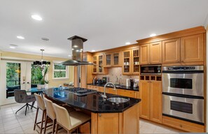 House | 6 bedrooms - Upscale West Van Estate (West Vancouver)