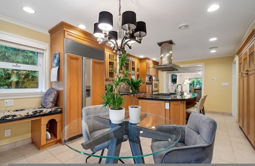 Upscale West Van Estate