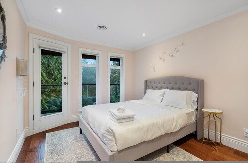 Upscale West Van Estate