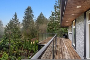 House | 6 bedrooms - Upscale West Van Estate (West Vancouver)