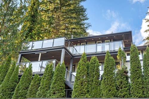Upscale West Van Estate