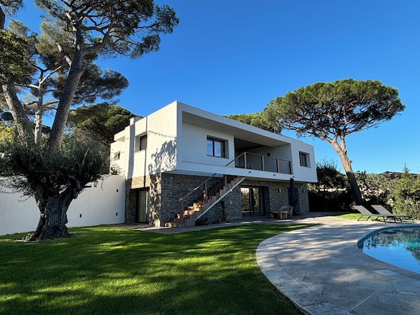 Exterior - 5-bedroom villa with pool and sea view, Nartelle area (Sainte-Maxime)