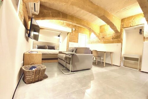 Ripple 23 by Savynomad Harbour Residences 