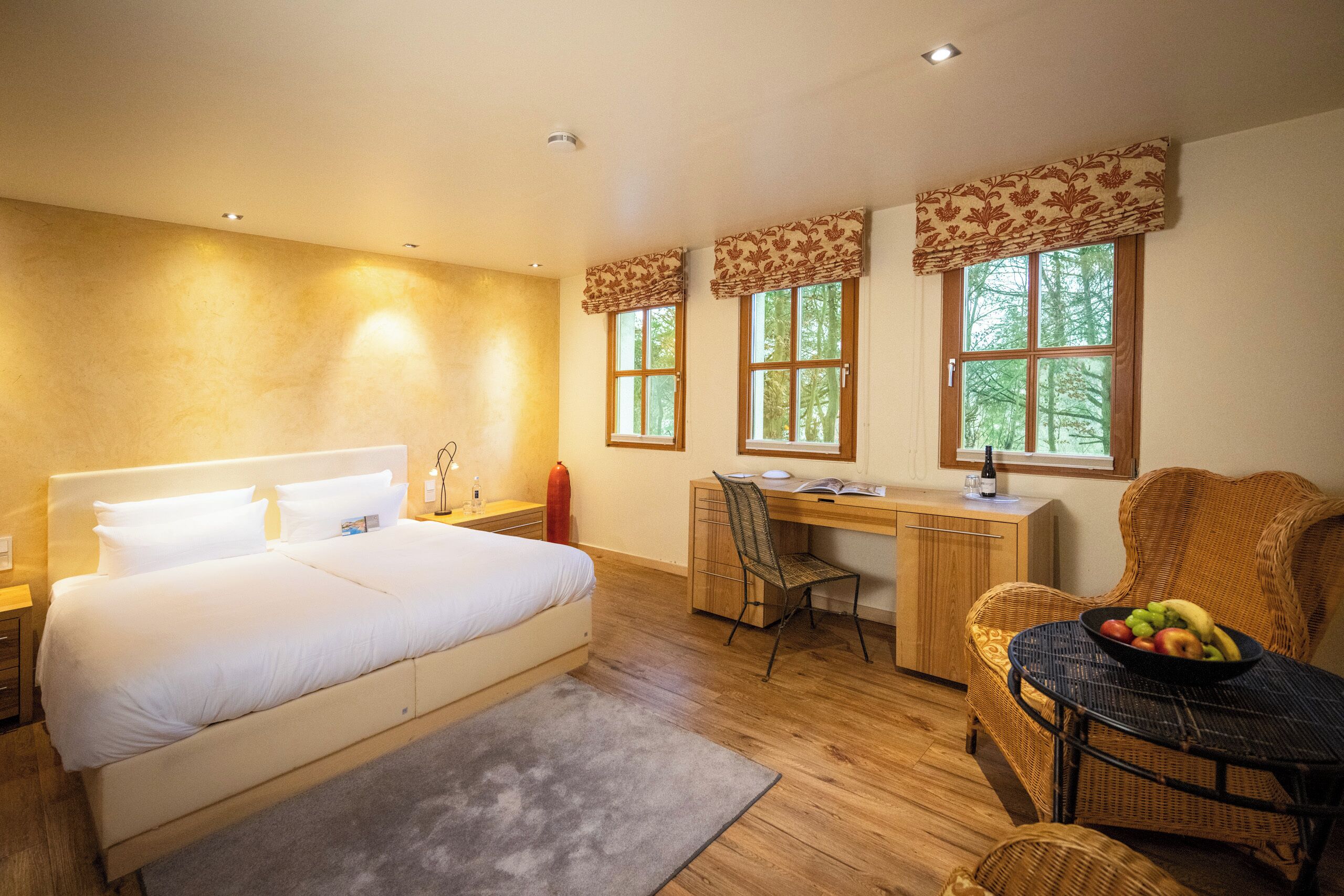 In-room safe, free WiFi, bed sheets