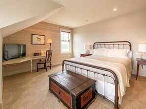 Tabla de planchar con plancha, wifi gratis, ropa de cama