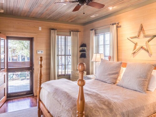 Peaceful Waterfront - Cozy Cottage - River Dunes