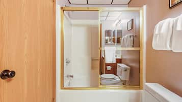 Condo, 1 habitación | Baño | Toallas