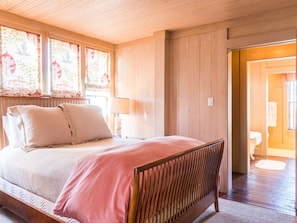2 dormitorios, tabla de planchar con plancha, wifi gratis y ropa de cama