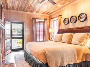 1 bedroom, iron/ironing board, free WiFi, bed sheets - Romantic Cottage Awaits - River Dunes (Oriental)