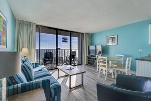 Condo, 1 Bedroom | Living area