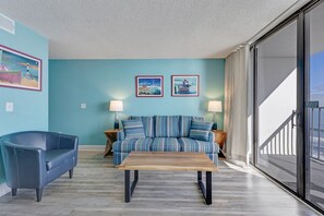 Condo, 1 Bedroom | Living area