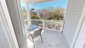 Condo, 3 chambres | Restauration en plein air