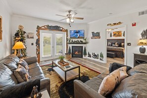 Condo, 2 Bedrooms | Living area | Smart TV