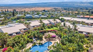 Condo, 1 Bedroom | Kolam renang