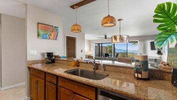 Condo, 1 Bedroom | Bahagian dalam