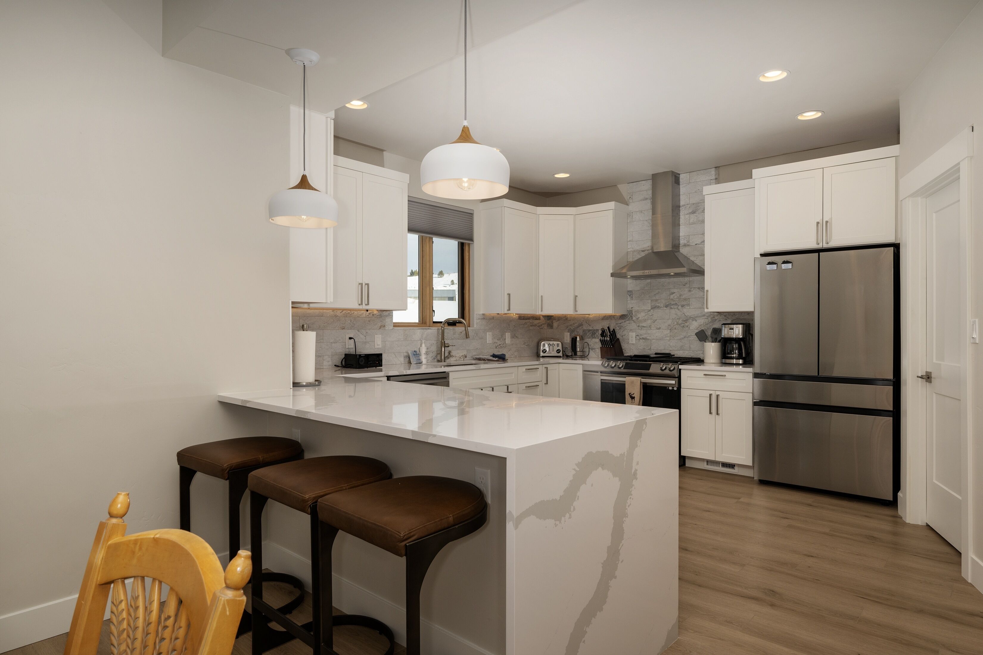 Cabin, 4 Bedrooms | Private kitchen | Fridge, oven, coffee/tea maker, toaster