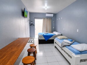 1 bedroom, free WiFi, bed sheets - Recanto dos passaros (Itapema)