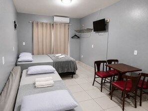 Studio cơ bản | 1 phòng ngủ, truy cập Internet không dây miễn phí, bộ trải giường