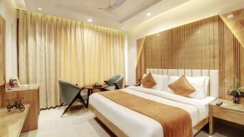 Deluxe Double Room with Window