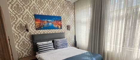 2 bedrooms, iron/ironing board, WiFi, bed sheets