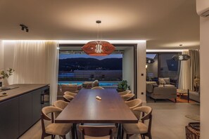 Dining - Villa Remi (Sumartin)