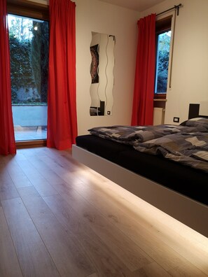 1 Schlafzimmer, Bügeleisen/Bügelbrett, Reisekinderbett, kostenloses WLAN