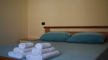 2 bedrooms, WiFi, bed sheets