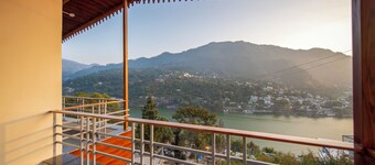 Shanti Kunjj : Lake View Cottage