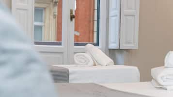 Tripla Classic | Una scrivania, postazione laptop, Wi-Fi gratuito