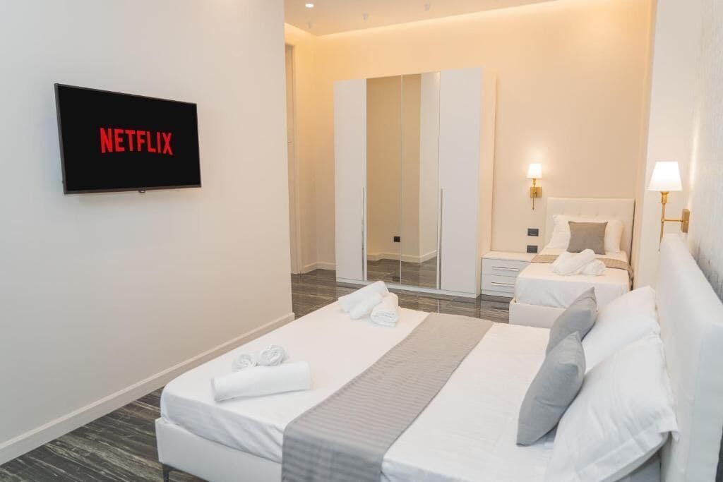 Chambre Triple Confort | Bureau, espace de travail pour ordinateur portable, Wi-Fi gratuit