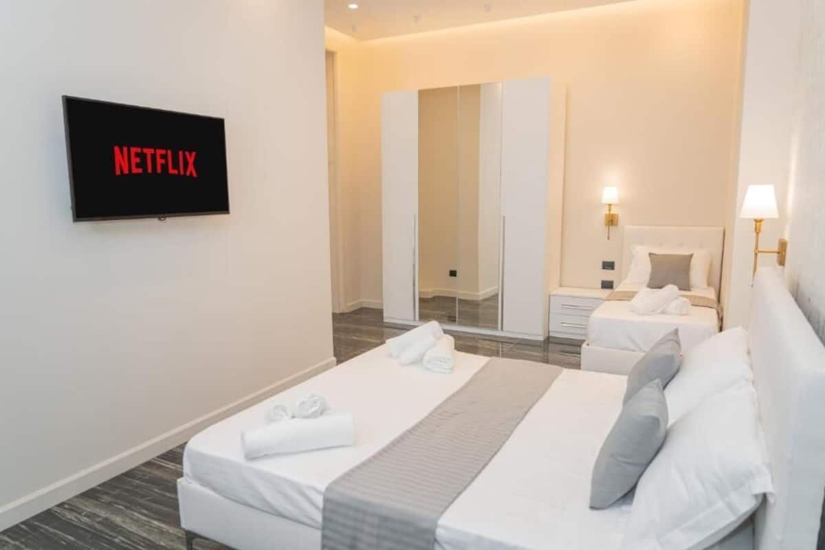 Chambre Triple Confort | Bureau, espace de travail pour ordinateur portable, Wi-Fi gratuit