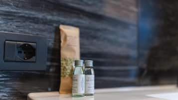 Classic Triple Room | Bathroom