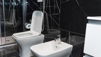 Classic Room | Bathroom