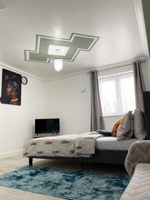 1 habitación, tabla de planchar con plancha, wifi y ropa de cama 