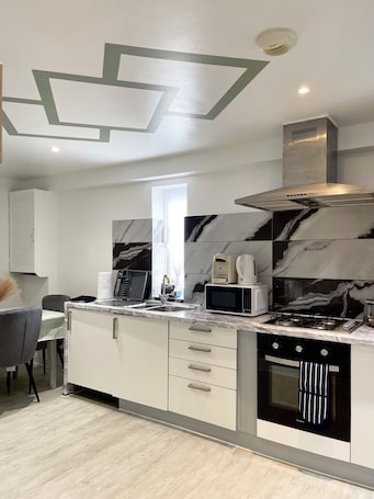 Private kitchen. Stanton- Stylish 2 Bed