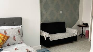 1 bedroom, iron/ironing board, WiFi, bed sheets