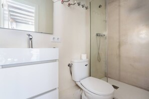 Apartment, 1 Bedroom | Bathroom