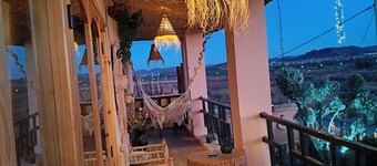 Villa Calm, Panoramic View of the Lake and Mountains, Ouarzazate Center