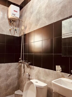 Articles de toilette gratuits, chaussons, serviettes fournies, savon