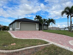 Property grounds - HOME AWAY FROM HOME (Cape Coral)
