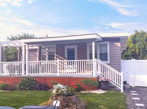 Exterior - POOL + OUTDOOR MOVIES + FIRE PIT Paradise - Minutes to Beach!" (Middle Township)