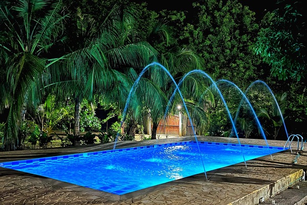 15 outdoor pools