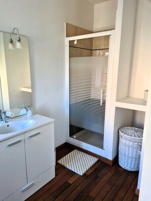 Chuveiro, secador de cabelo