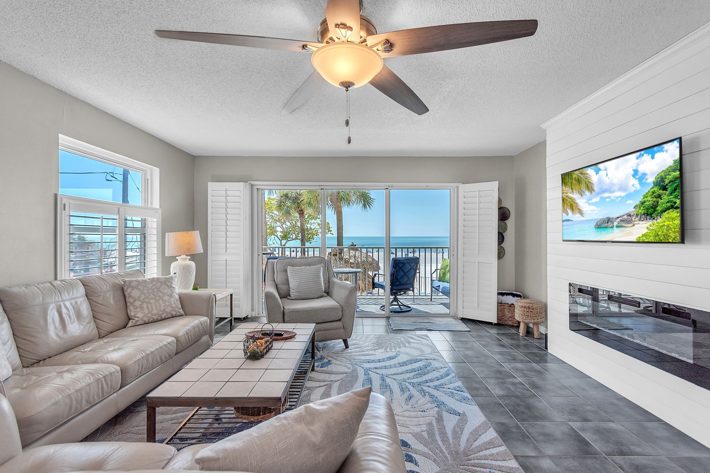 Televisión, chimenea