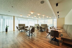 Tägliches inbegriffenes Frühstücksbuffet