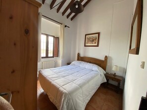 5 bedrooms, iron/ironing board, WiFi, bed sheets - COUNTRY HOUSE (Villanueva del Trabuco)